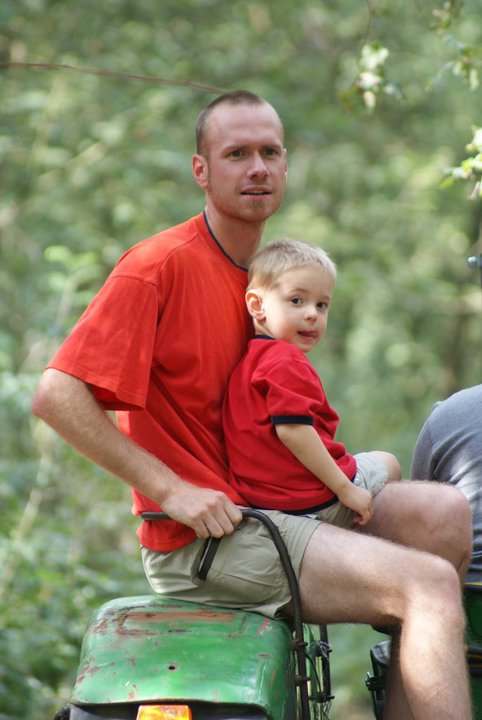40890_151644738182321_2731593_n.jpg
